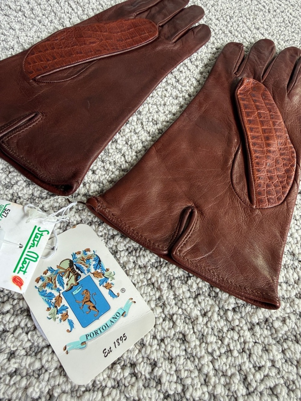 Portolano 1895 Chestnut Brown Leather Gloves with Croc-Texture Palm Insets